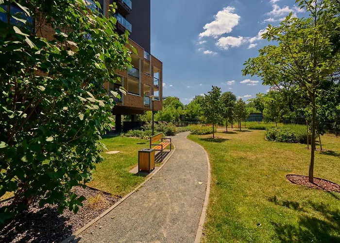 Spacious Dmowskiego By The River With Parking & Balcony By Noclegi Renters