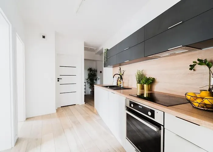 City Center - 3 Rooms - New Building - Private Parking Place - Garage Wrocław, Polska