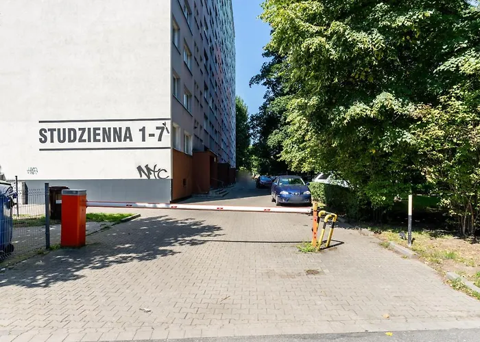 Stylish Near Wroclavia For 4 Guests By Noclegi Renters