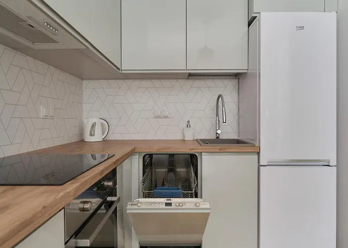 Blue Sky Apartment With Parking & Balcony By Noclegi Renters Wrocław, Polska