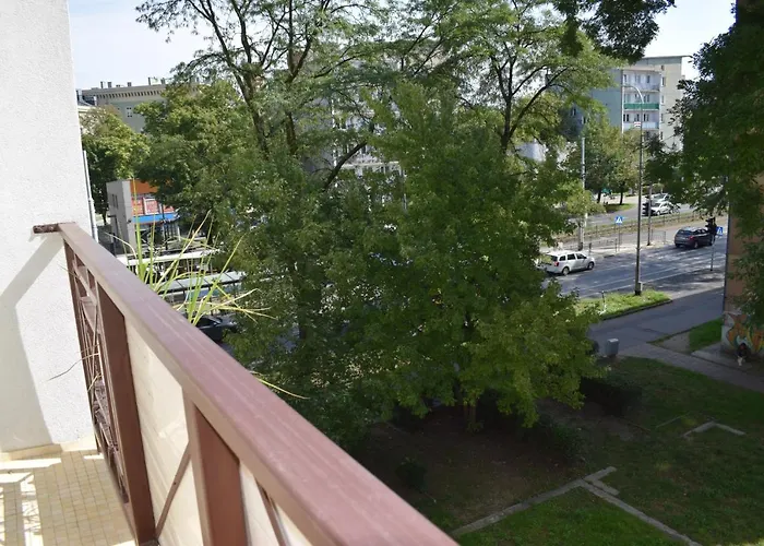 Apartament 3 pokoje balkon 50m2 wyposażone parking
