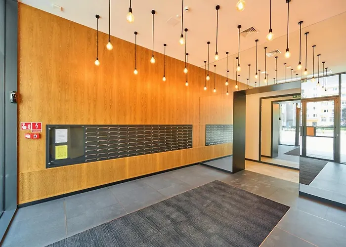 Nowoczesny Apartament Z Balkonem I Parkingiem W Centrum Wroclawia By Noclegi Renters, Польща