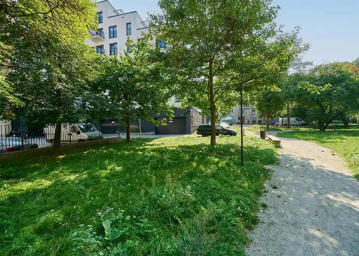 Nowoczesny Apartament Z Balkonem I Parkingiem W Centrum Wroclawia By Noclegi Renters, Polska