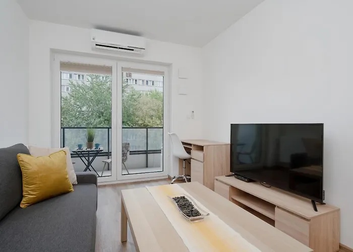 Apartment Legnicka Wroclaw With Parking By Noclegi Renters