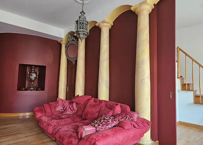 Unique Luxury Studio On Market Square