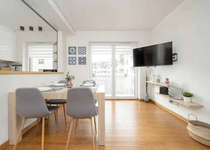 One Bedroom Apartment Nadodrze with FREE GARAGE Wrocław by Noclegi Renters, Polska