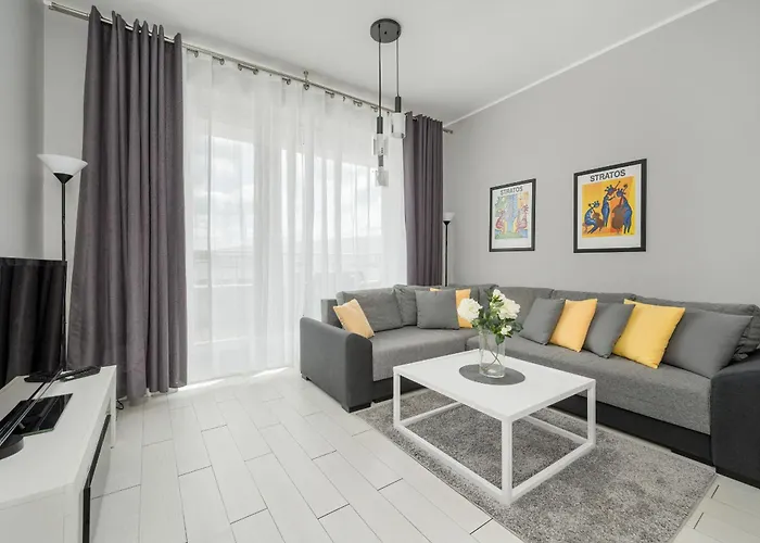 Wroclaw Center Close To The Market And Park With Parking & Air Conditioning By Renters Prestige