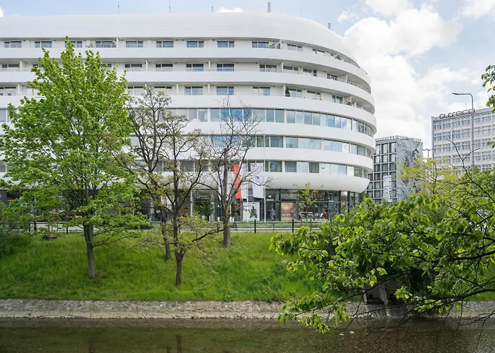 Wroclaw Center Close To The Market And Park With Parking & Air Conditioning By Renters Prestige