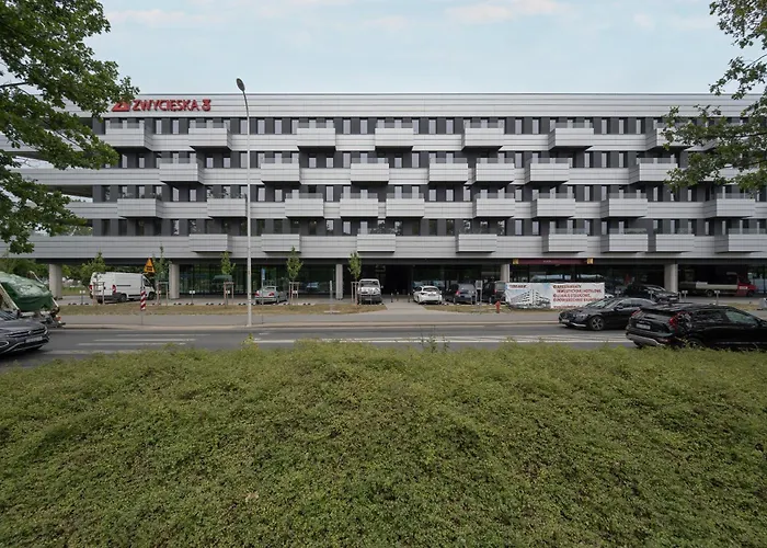 Apartamenty Zwycięska z klimatyzacją, FREE GARAGE Wrocław by Noclegi Renters