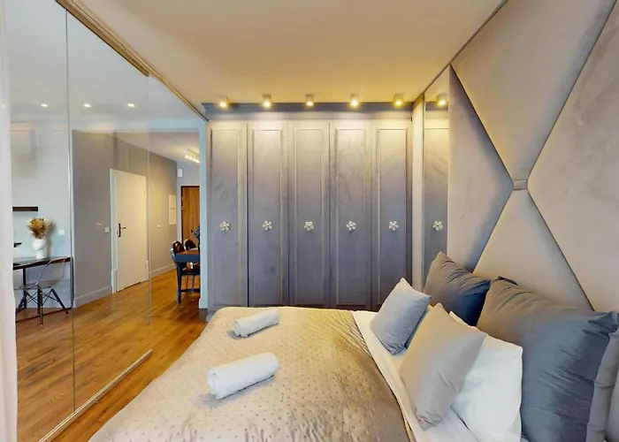 Apartamenty na Wielkiej Wyspie 900 steps to Market