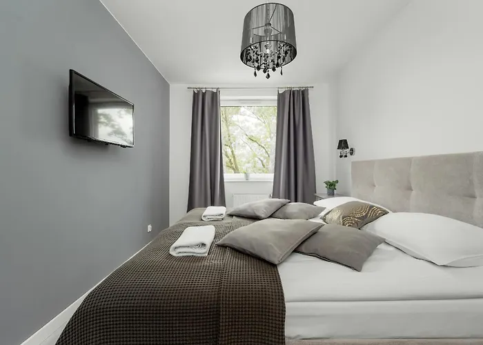 Apartament Blisko Rzeki Tuż przy Porcie we Wrocławiu z Parkingiem by Noclegi Renters, Polska