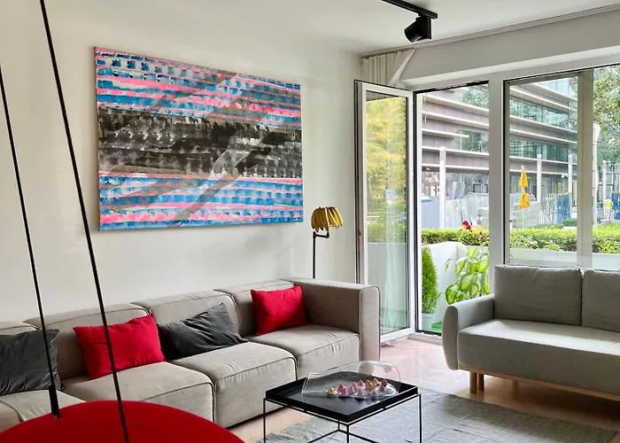 Art & Design 3 Rooms Apartment In City Center