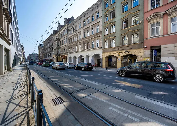 Przestronne Studio Przy Rynku we Wrocławiu z Klimatyzacją i Wanną by Noclegi Renters