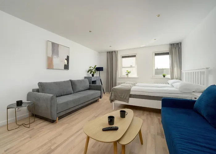 Przestronne Studio Przy Rynku we Wrocławiu z Klimatyzacją i Wanną by Noclegi Renters