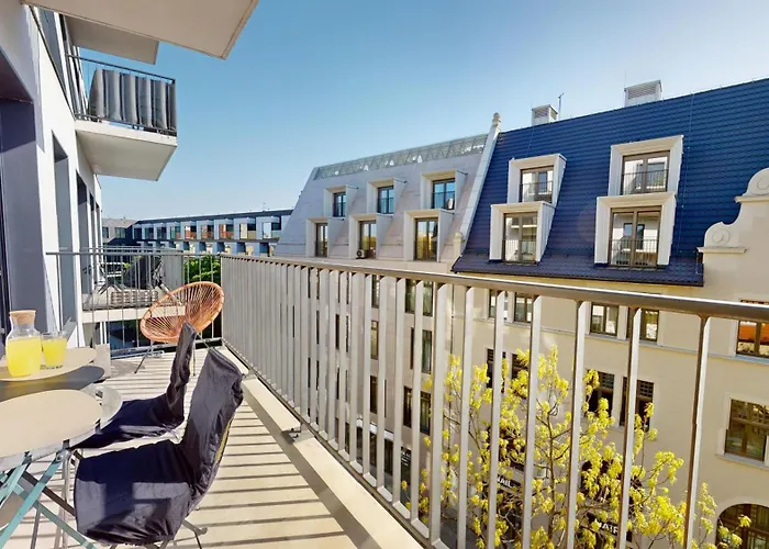 Prince Witold'S s With A Rooftop View Of The City - 500 Steps To Rynek Wroapart