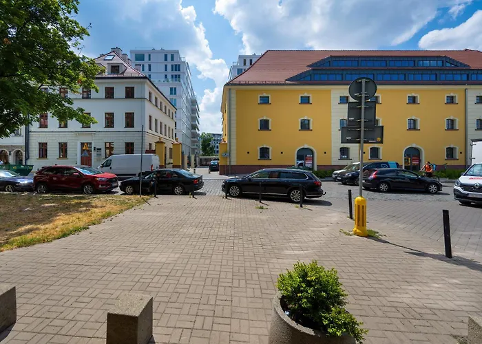 Elegancki Z Parkingiem Blisko Starego Miasta By Noclegi Renters