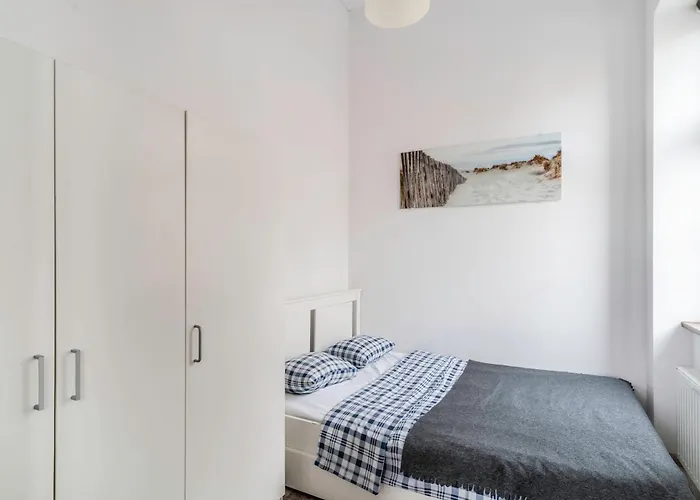 Apartament z osobną sypialnią w pięknej kamienicy w centrum