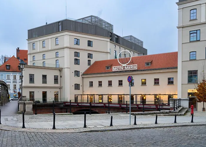 Apartament AleMłyn - na wyspie Słodowej, z balkonem i pięknym widokiem- SpaceApart