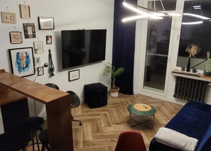 Apartament 3 pokoje balkon 50m2 wyposażone parking