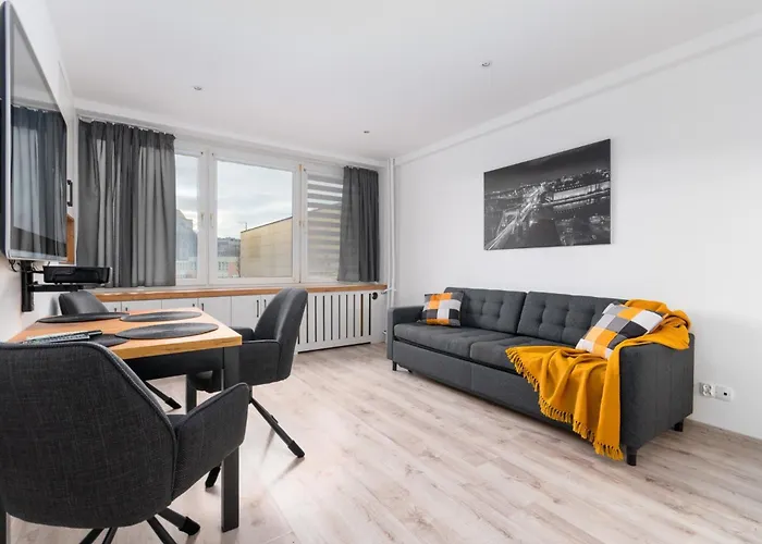 Plac Grunwaldzki Inviting Apartment By Bookinghost