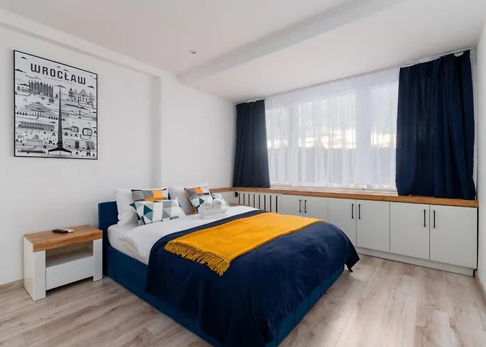 Plac Grunwaldzki Inviting Apartment By Bookinghost
