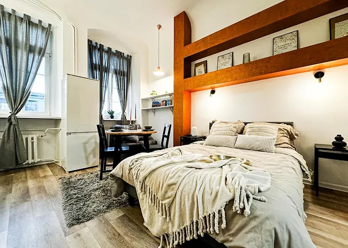 Walk 50M To Market Square & Rynek! Stylish 1Br, Kitchen