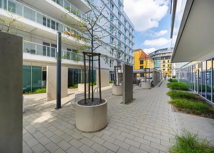 Stylowy Apartament z Balkonem i Wanną by Noclegi Renters
