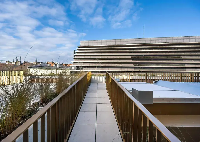 Stylish Apartments With Balcony & Parking In The Old Town Of Wroclaw By Noclegi Renters, Polska