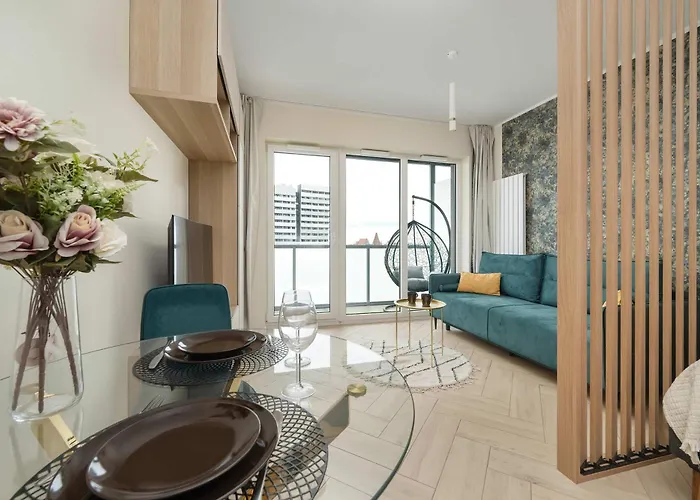 Old Town River s With Balcony & Parking By Noclegi Renters