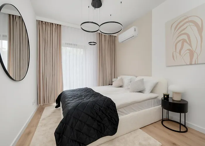 Stylish Apartments With Balcony & Parking In The Old Town Of Wroclaw By Noclegi Renters