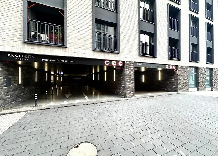 Traugutta Apartment - Fitness & Parking