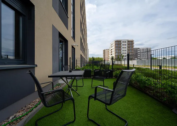 Miedziana 6&18 Apartment with FREE GARAGE Wrocław by Renters, Polska