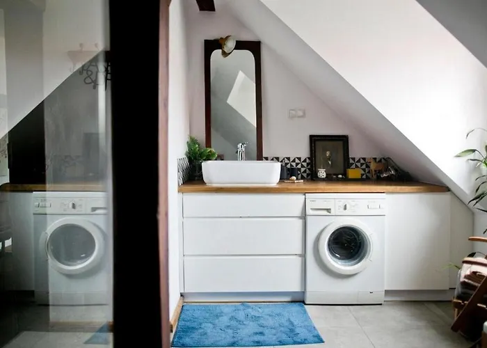 Stylowy, Przestronny Apartament 80M2 Na Zielonej Ulicy W Centrum Wrocław, Polska