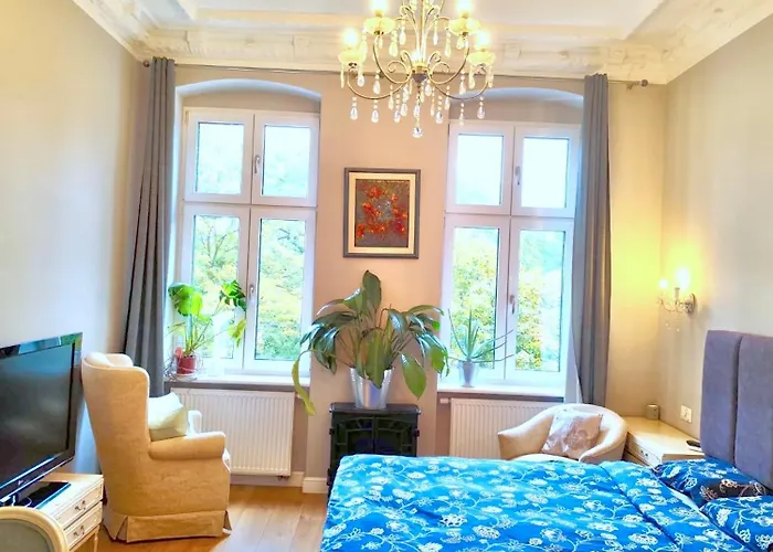 Cozy Room in Artistic District 2 Bathrooms Center