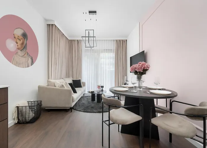 Luksusowe Apartamenty w Centrum Wrocławia Blisko Parku z Klimatyzacją w Salonie by Noclegi Renters