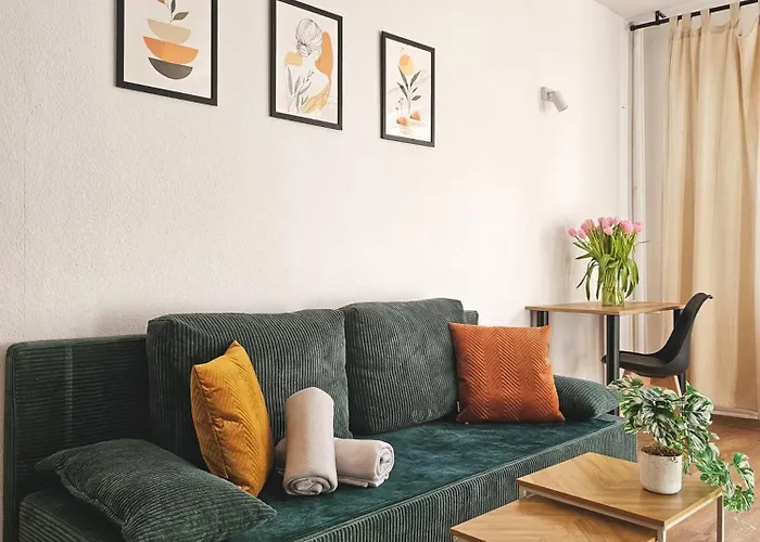 Sunny Apartment 3 Minutes Walk From Rynek Square