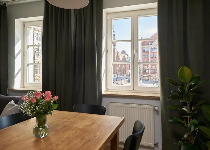 Solny Square Aparthotel