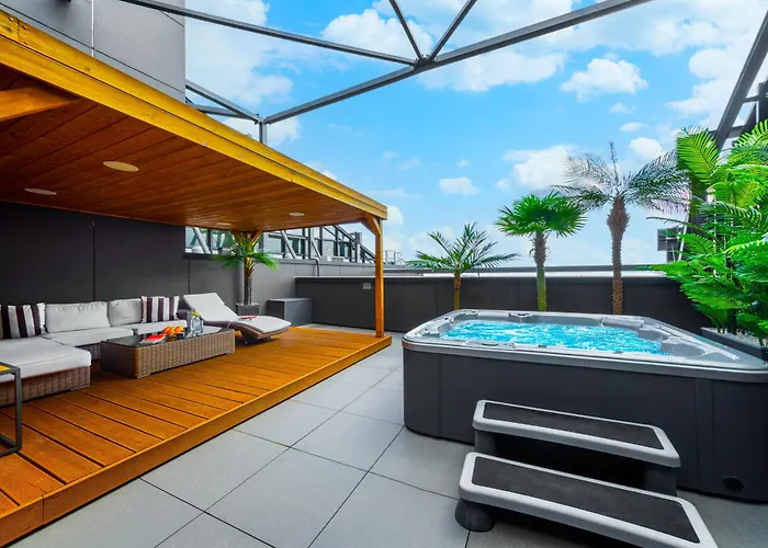 Apartamenty W Sky Tower Wroclaw, Poland