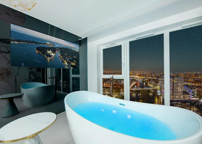 Apartamenty Quorum Z Jacuzzi Z Widokiem Na Odre By Bqqk Breslau, Polen