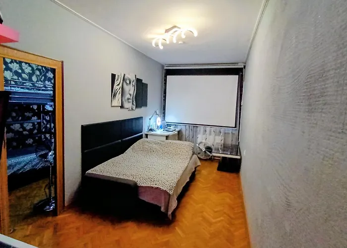 APARTAMENT VENGE -CAŁE MIESZKANIE 46m2 NA WYŁĄCZNOŚĆ - Z JEDNĄ SYPIALNIĄ I JEDNYM SYPIALNO-SALONEM -3 PIĘTRO BEZ WINDY- REZERWACJA BEZ KARTY KREDYTOWEJ-KLIMATYZACJA-NETFLIX-2 ŁÓŻECZKA DZIECIĘCE- BEZPŁATNY PARKING PUBLICZNY Wrocław, Polska