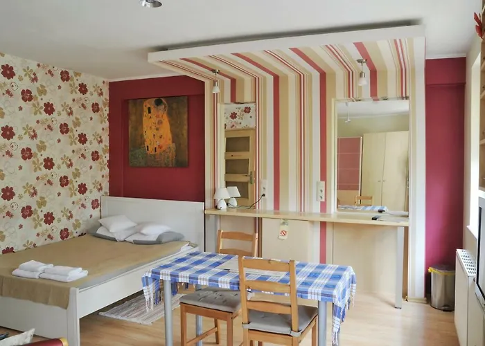 Wood Creek Apartments Вроцлав, Польща