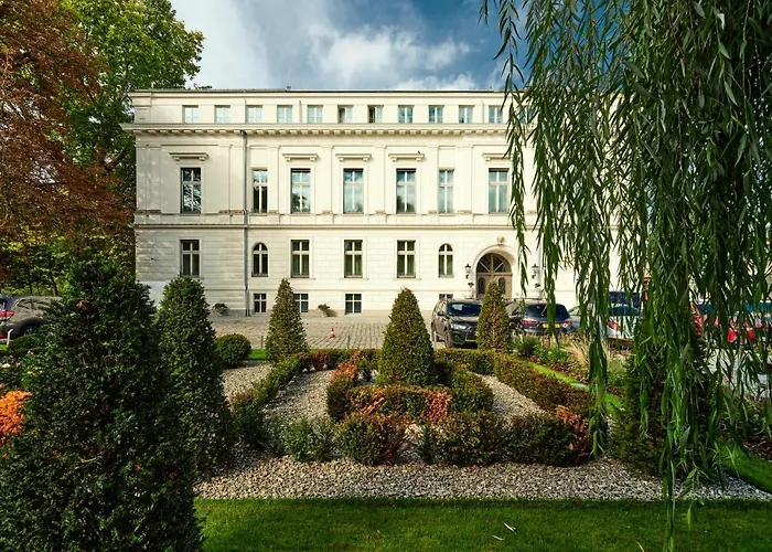 Hotel Altus Palace - Destigo Hotels